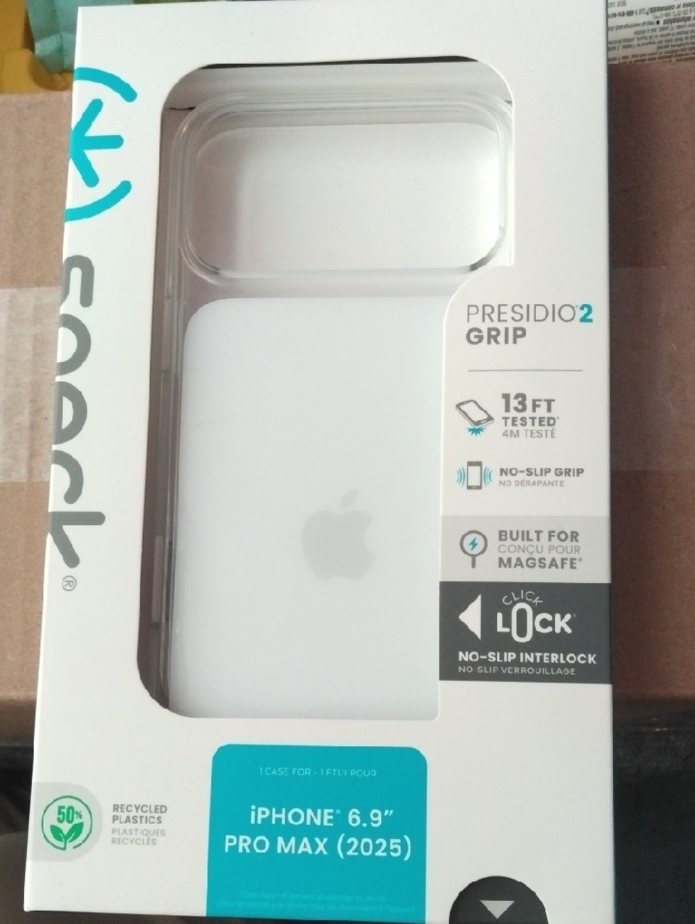 Speck Grip Case for iPhone 6.9" Pro Max (2025)